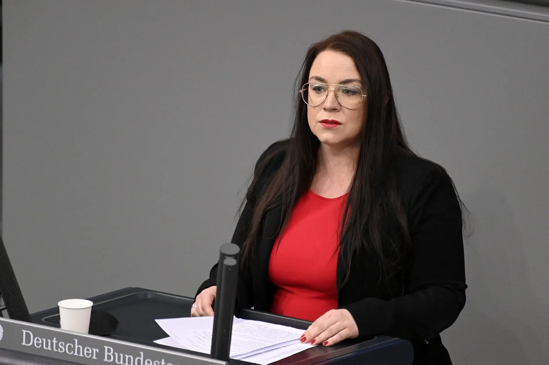 Die SPD-Bundestagsabgeordnete Sarah Lahrkamp bei einer Rede im Bundestag