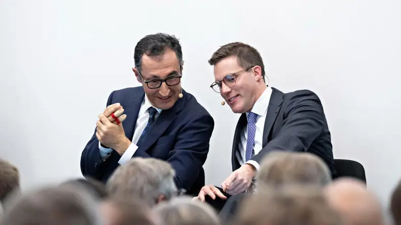 Manuel Hagel und Cem Özdemir im Gespräch