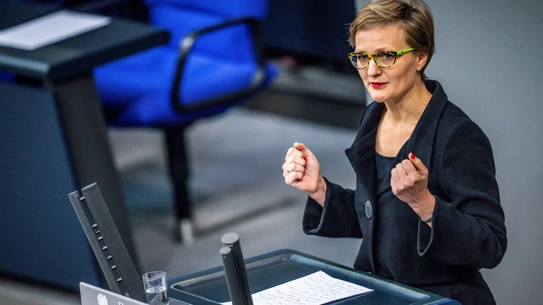 Franziska Brantner spricht im Plenarsaal im Deutschen Bundestag.