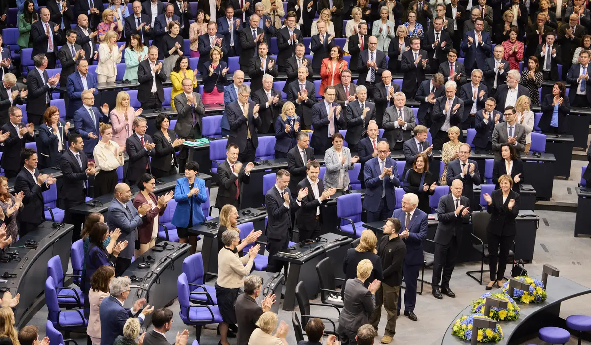 Standing ovations im Plenarsaal