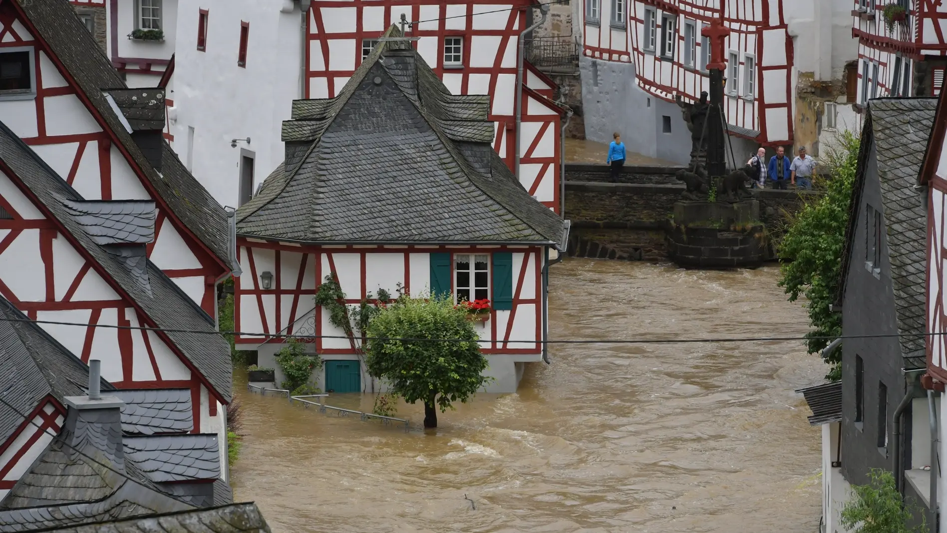 Monreal in Rheinland-Pfalz steht unter Wasser Monreal in Rheinland-Pfalz steht unter Wasser.