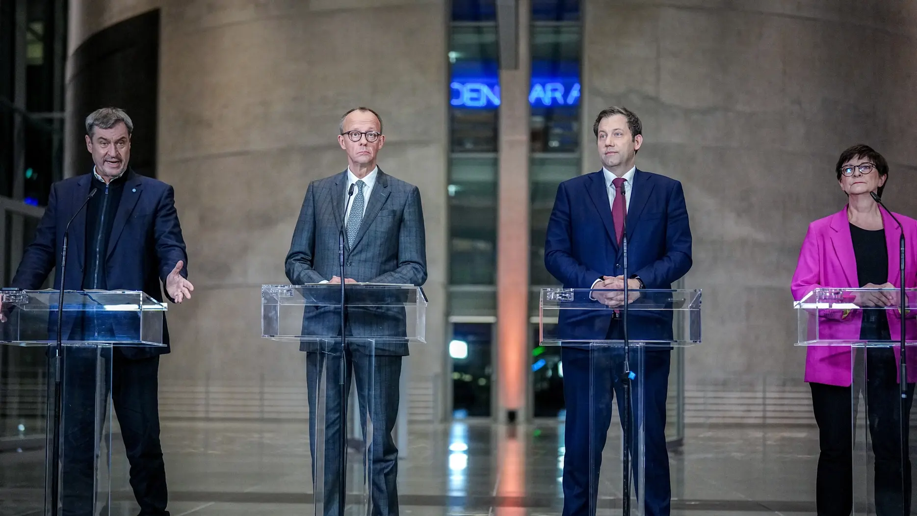 Milliarden für Verteidigung und Infrastruktur Pressekonferenz der Parteichefs von Union und SPD
