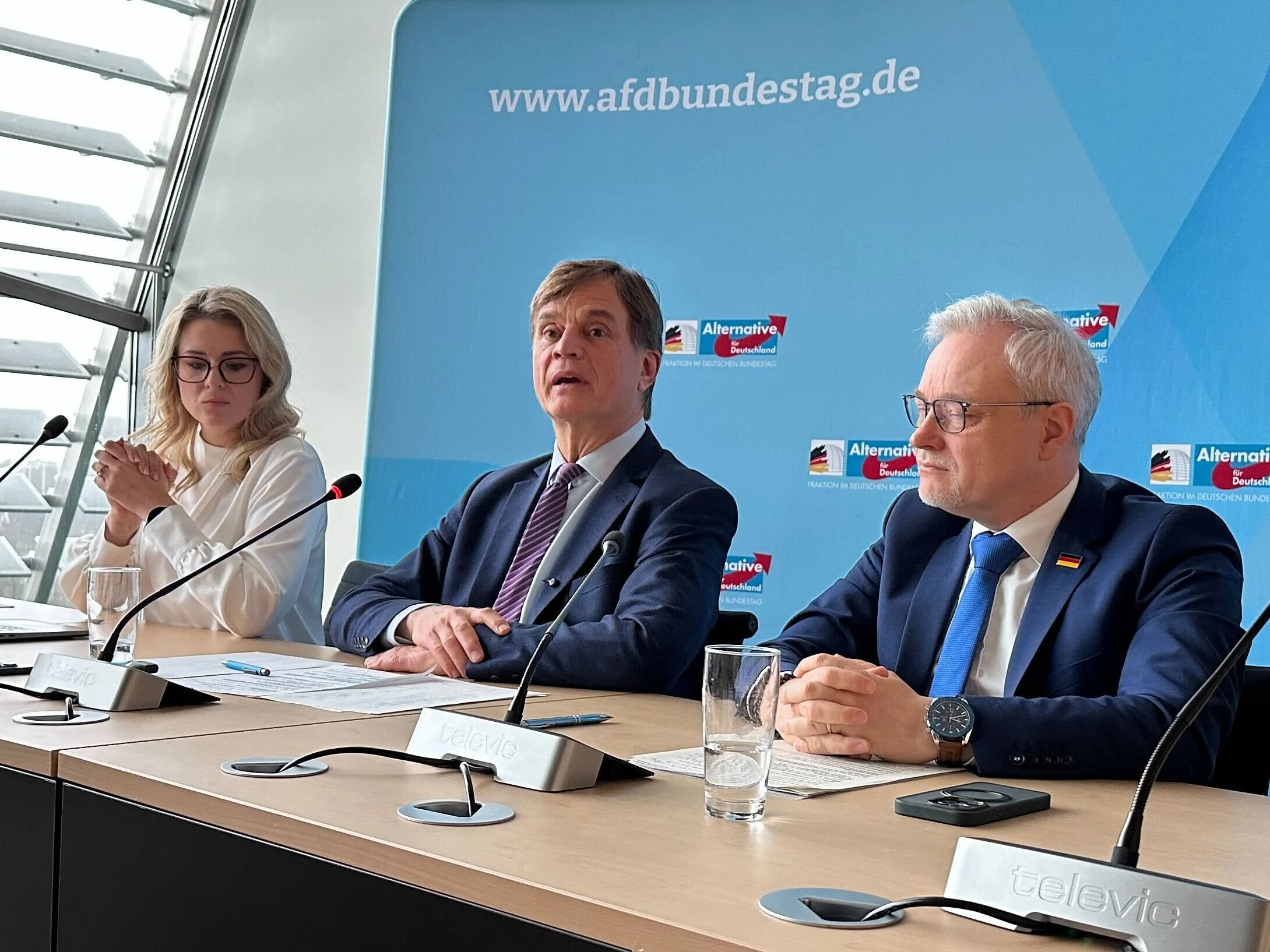 Bernd Baumann bei einer AfD-Pressekonferenz