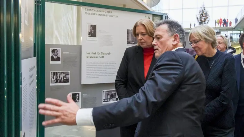 Ausstellungseröffnung Queeres Leben im Nationalsozialismus.