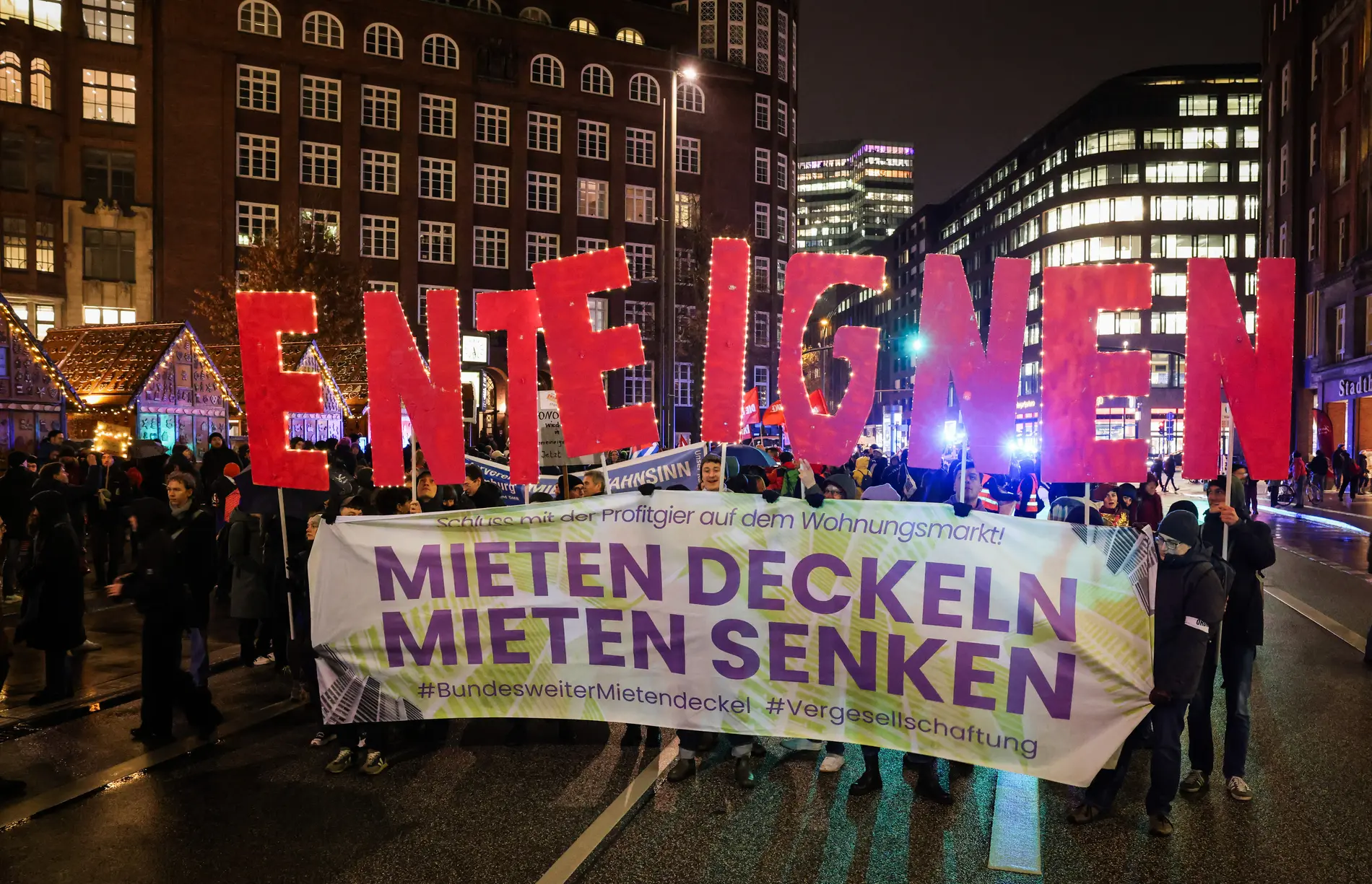 Demonstration für bezahlbares Wohnen Demonstration für bezahlbares Wohnen in der Innenstadt in Hamburg.