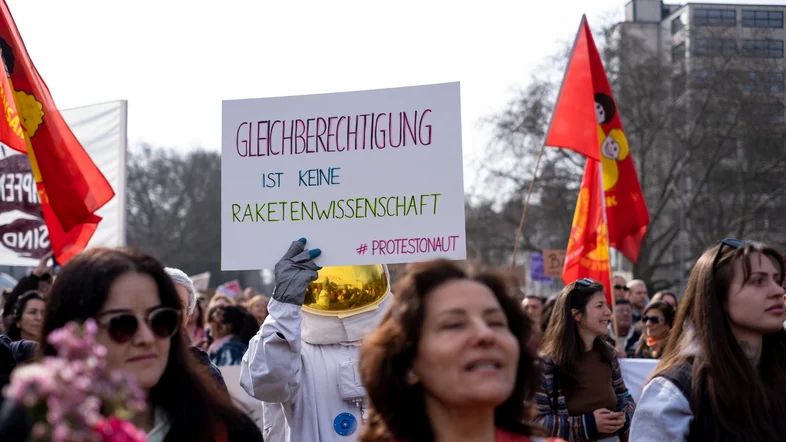 Demonstrationen anlässlich des Internationalen Frauentages