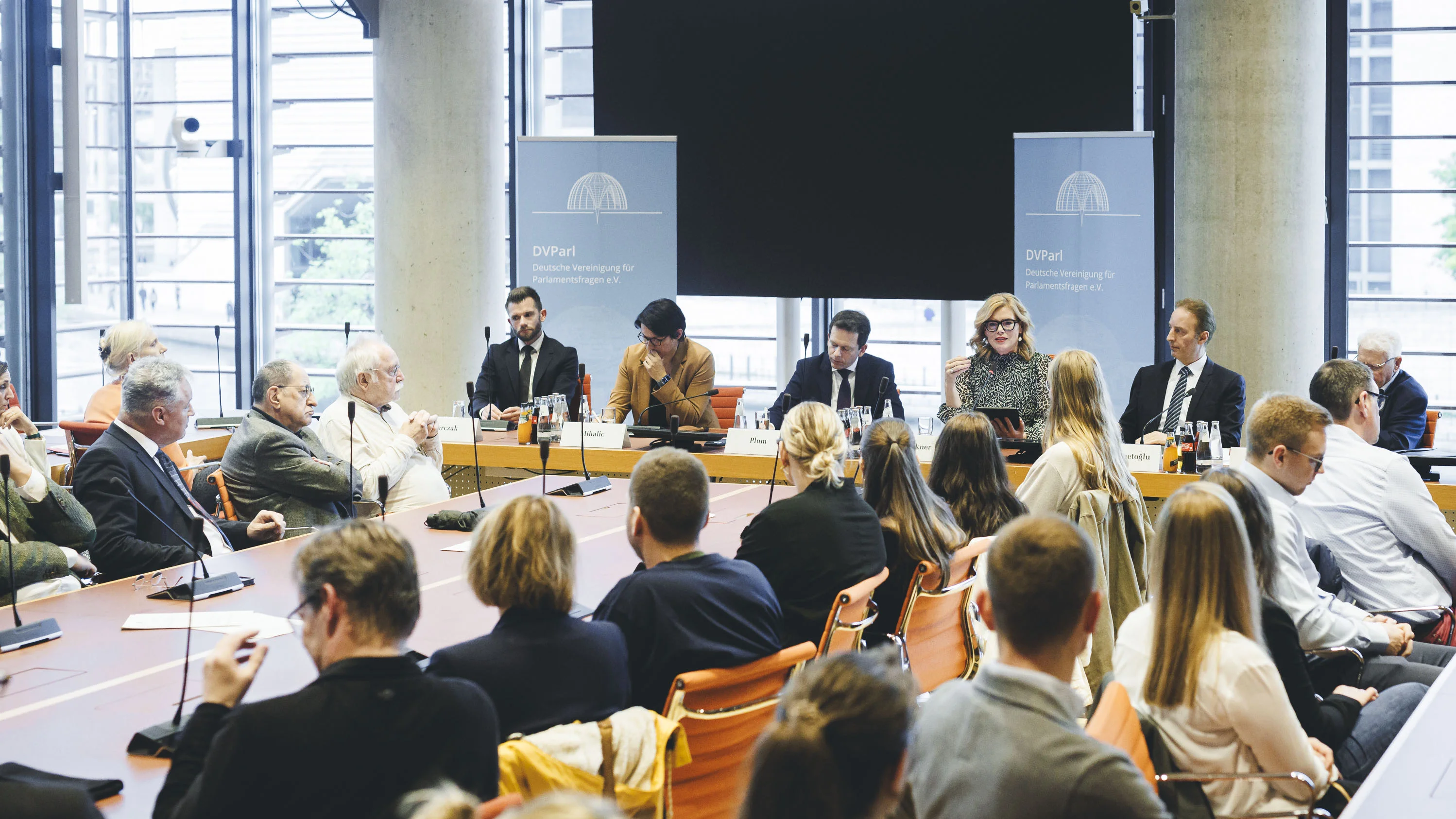 Wie der Bundestag sich gegen Angriffe und Demokratiefeinde wappnet