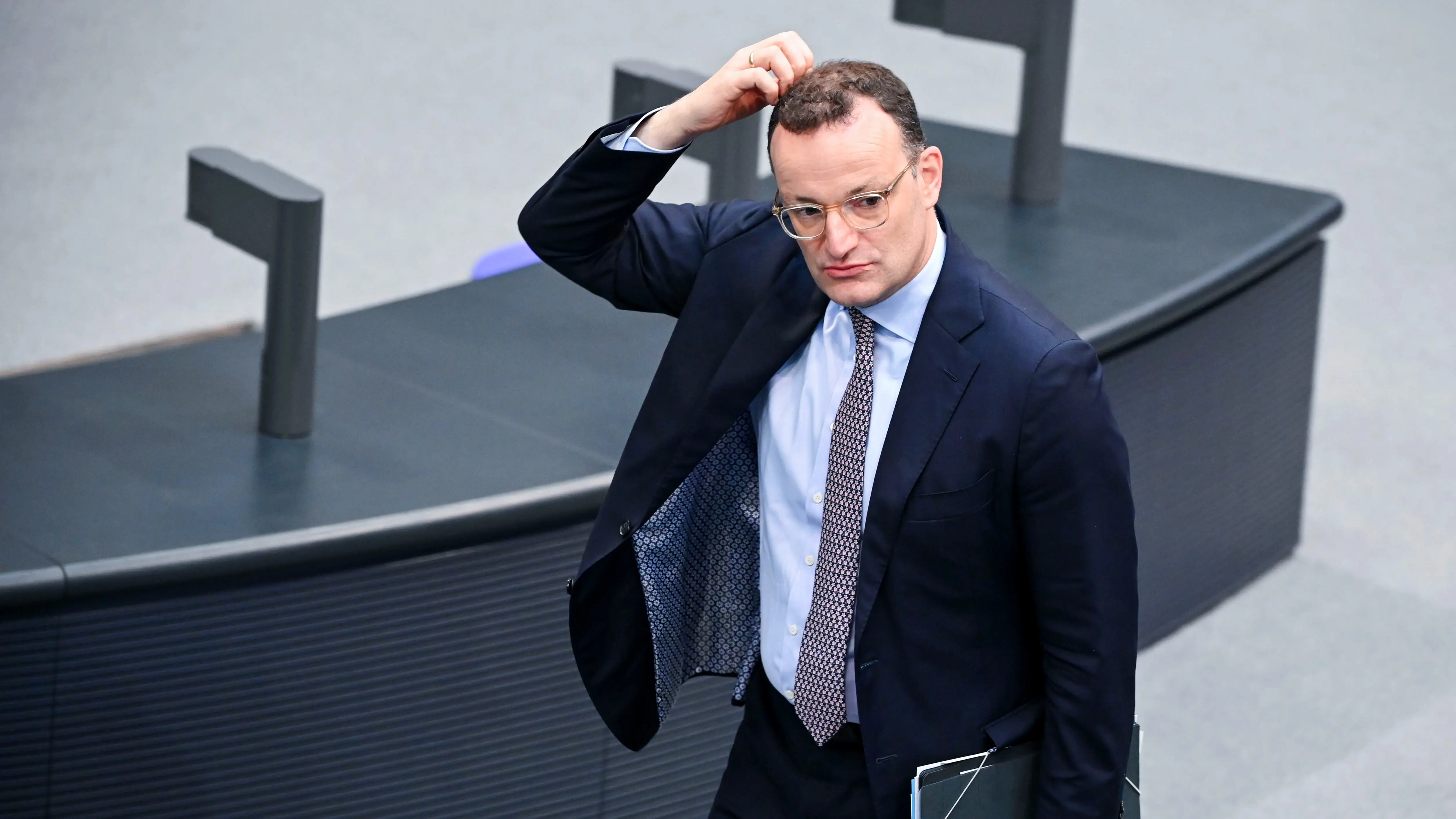 Jens Spahn im Plenarsaal