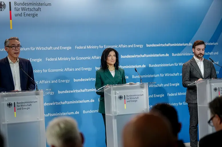 Katherina Reiche stellt den Monitoringbericht zur Energiewende vor