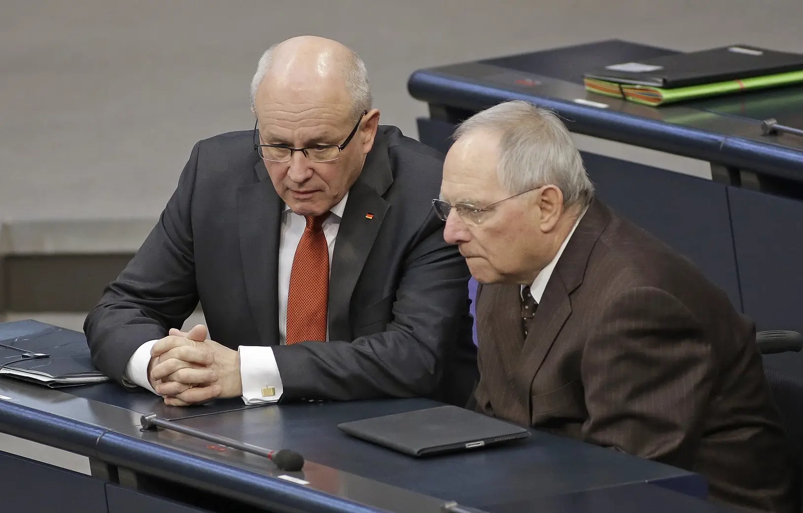 Volker Kauder und Wolfgang Schäuble unterhalten sich