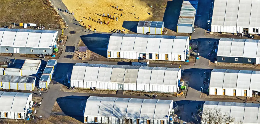 Zeltlager als Behelfsunterkunft für Flüchtlinge aufgenommen aus der Luft