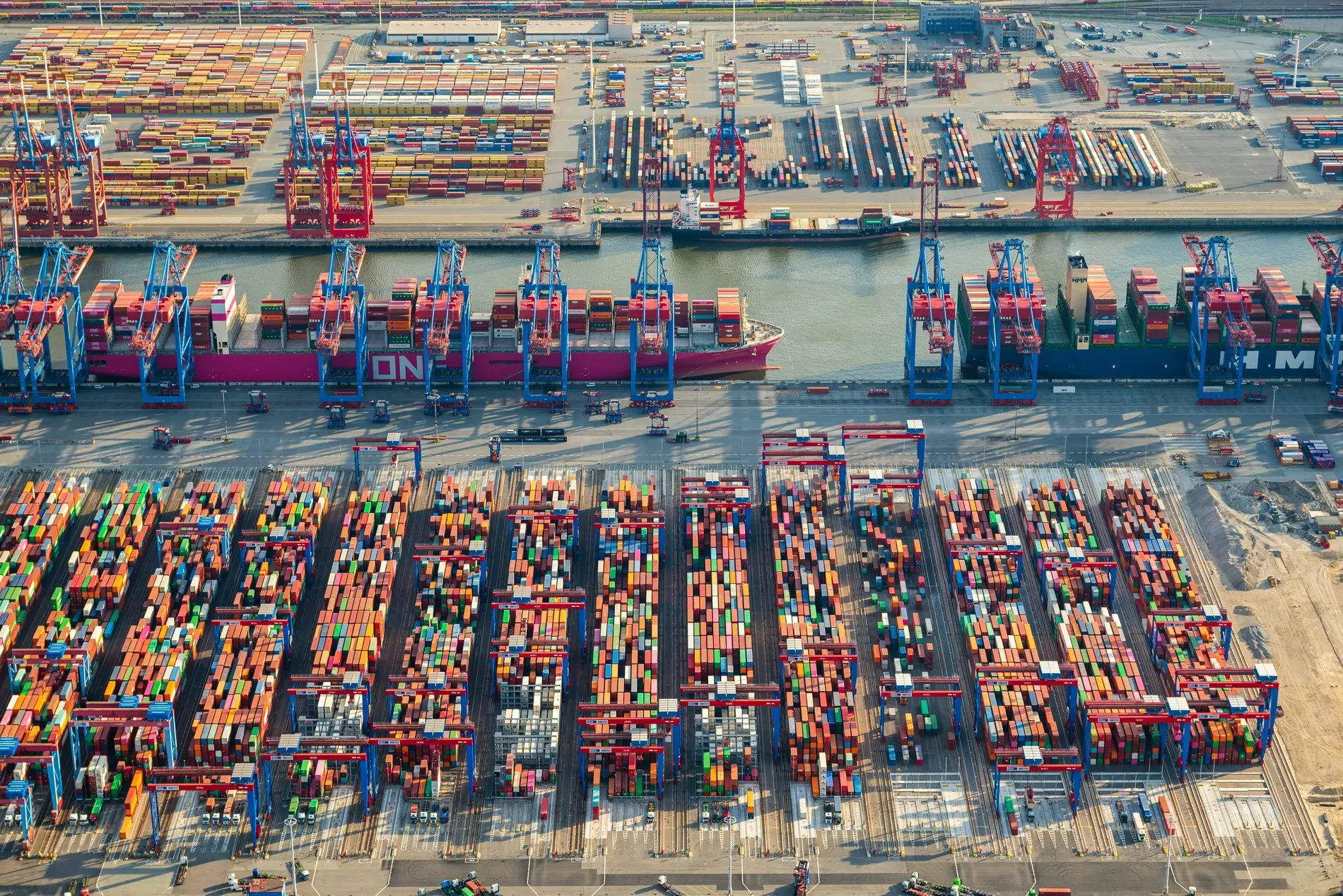 Coantainerhafen Hamburg