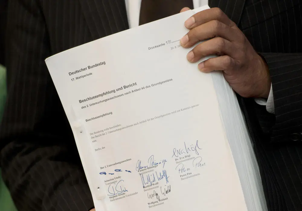 Abschlussbericht NSU-Untersuchungsausschuss 1300 Seiten umfasst der Abschlussbericht des NSU-Untersuchungsausschusses