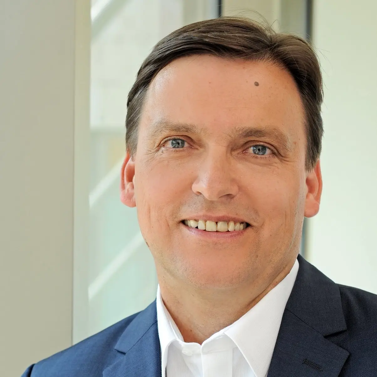 Christian Kerl Porträt von Christian Kerl im Anzug