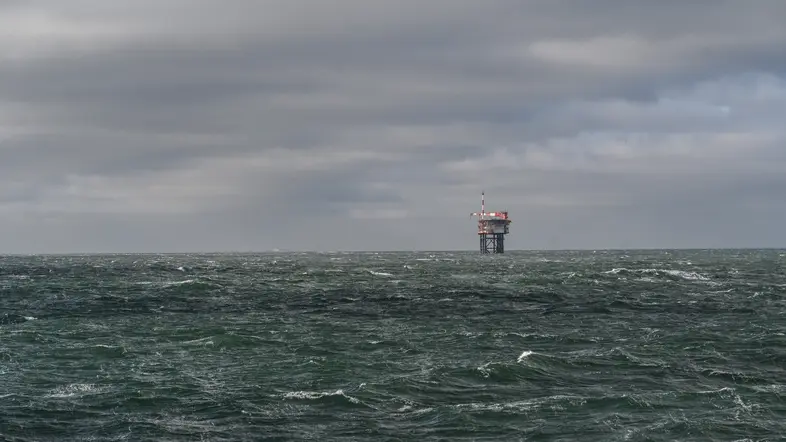 Blick auf die Bohrinsel des niederländischen Unternehmens One-Dyas in der Nordsee.