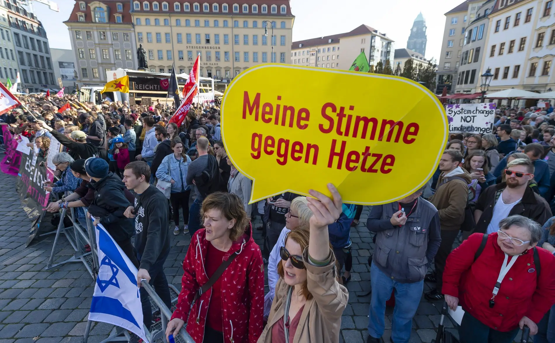 Protest gegen Pegida in Dresden