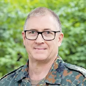 Hartmuth Nell Porträt von Hartmuth Nell in Uniform