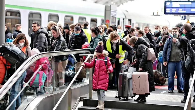 Ukrainische Flüchtlinge bei der Ankunft am Berliner Hauptbahnhof. 