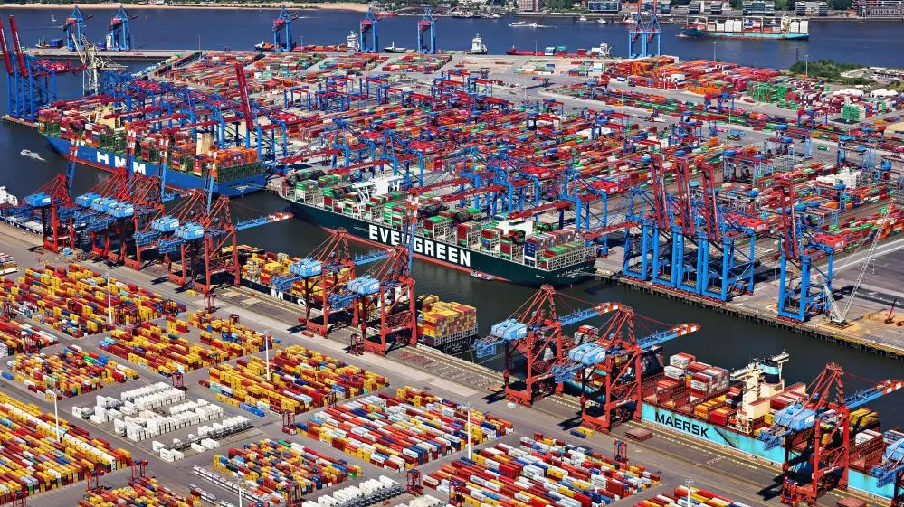 Unzählige Container im Hamburger Hafen