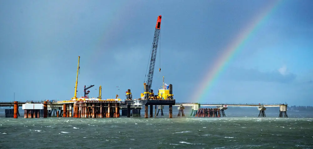 Flüssiggasterminals an Deutschlands Küsten LNG-Terminals an Deutschlands Küste.