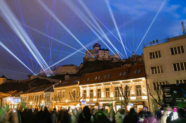Lasershow in der neuen Europäischen Kulturhauptstadt Trencin