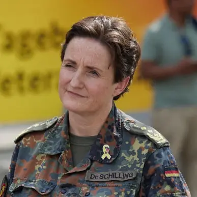 Generaloberstabsarzt Nicole Schilling Nicole Schilling in Uniform