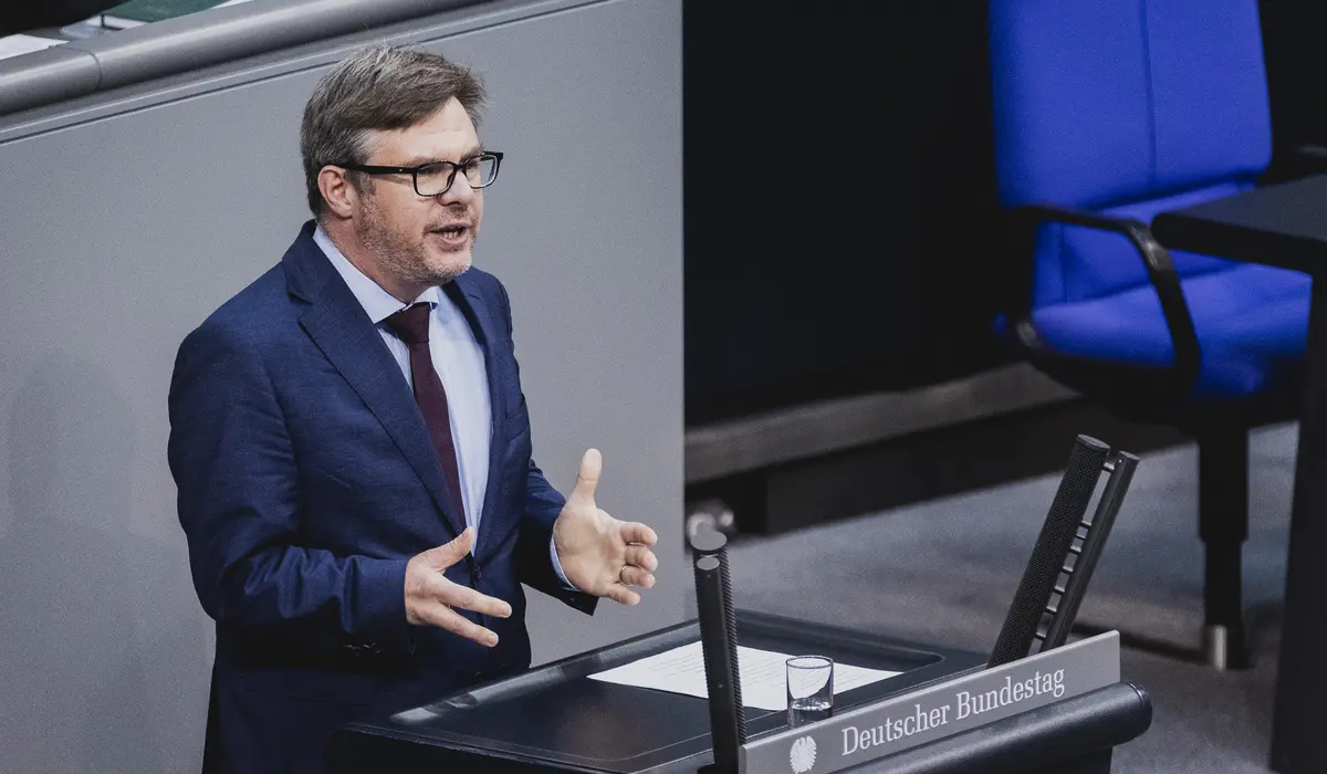 Martin Rosemann am Rednerpult im Bundestag