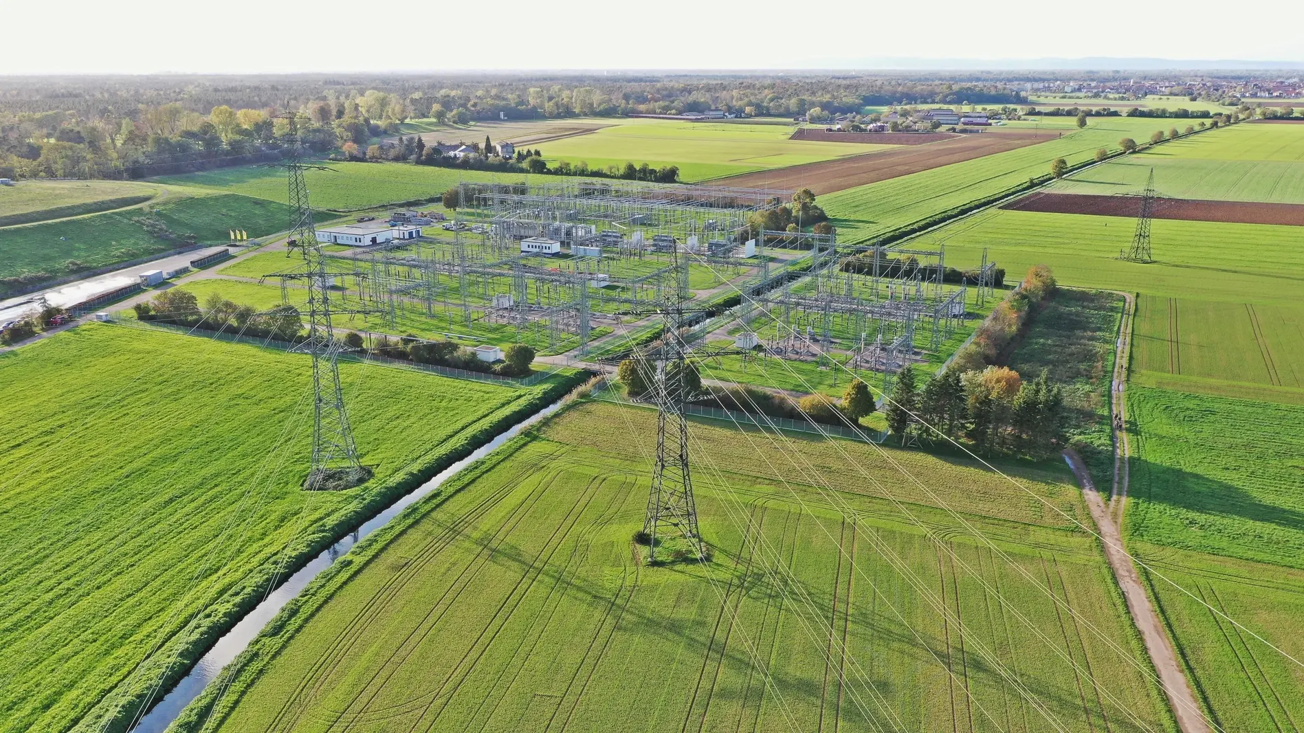 Kritische Infrastruktur Stromversorgung über Strommasten