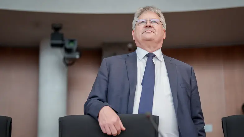 Bruno Kahl im Sitzungssaal