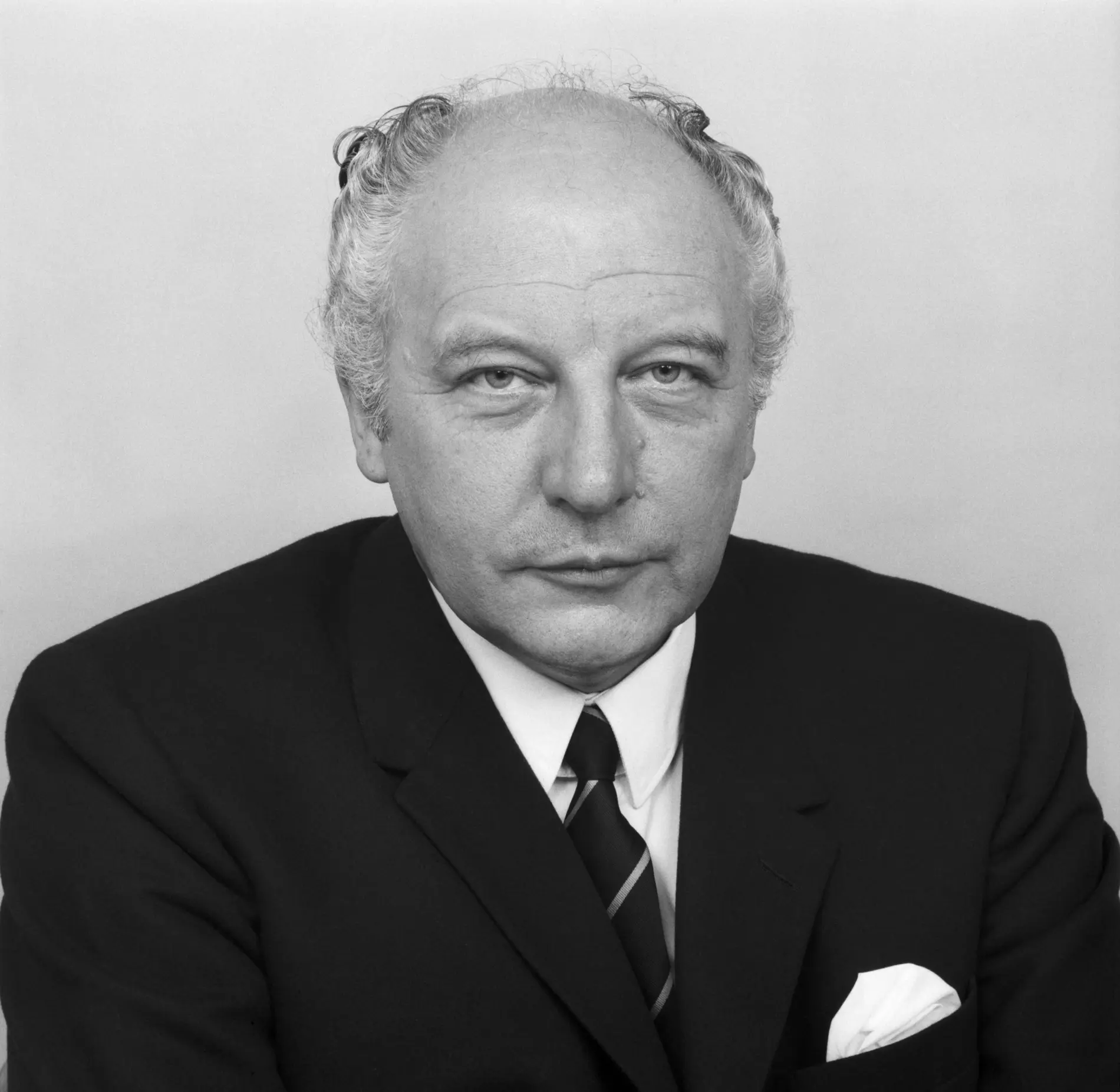 Walter Scheel Schwarz-Weiß-Porträt von Walter Scheel