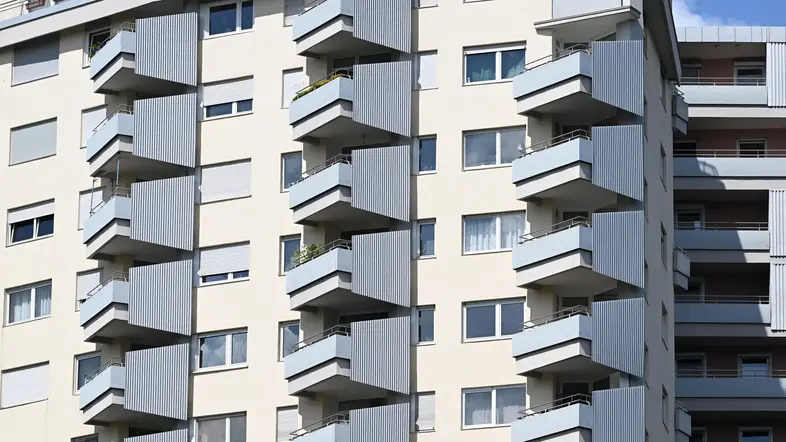 Die Fassade eines Wohnhauses.