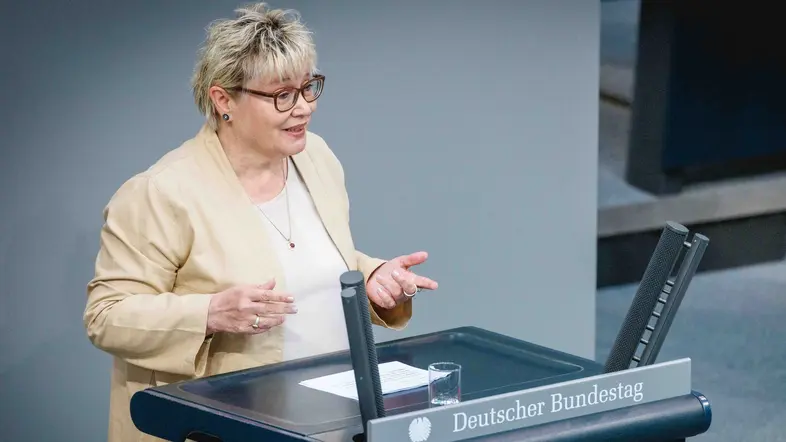 Gabriela Heinrich am Rednerpult