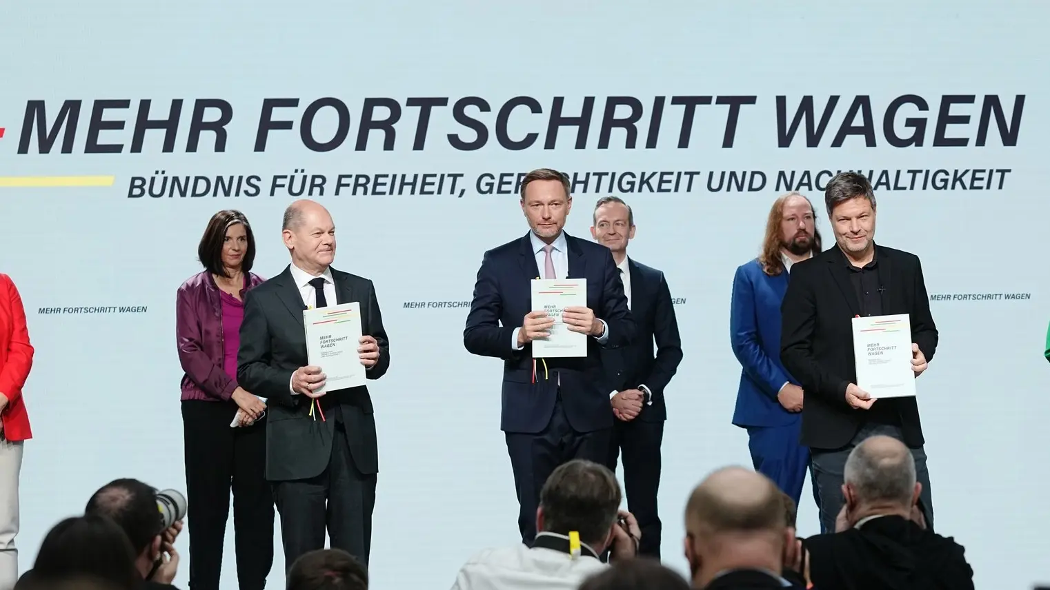 Olaf Scholz (SPD), Christian Lindner (FDP), Robert Habeck (Bündnis 90/Die Grünen)