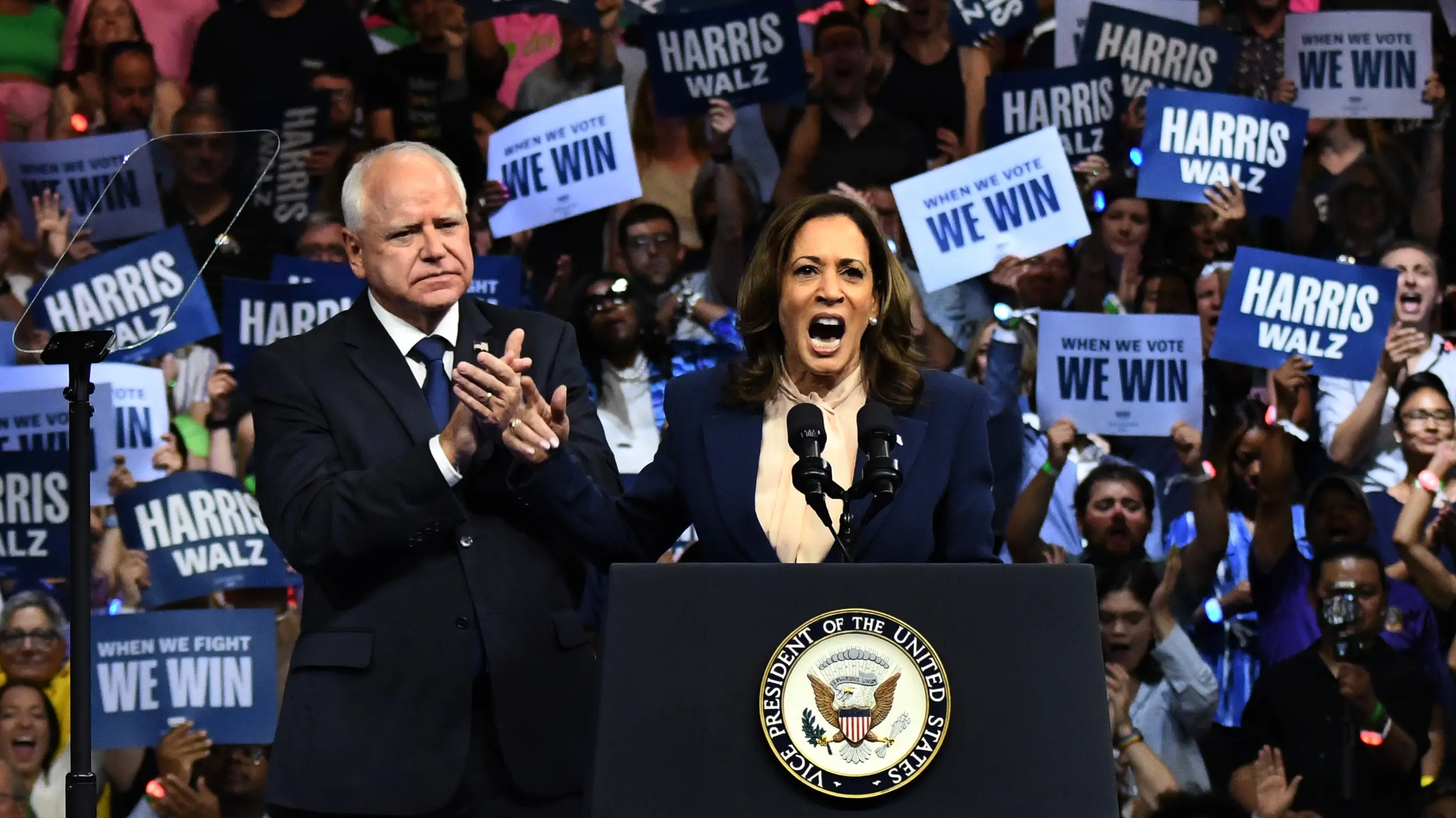 Kamala Harris und Tim Walz Mehr zum Thema Kamala Harris mischt die Karten im US-Wahlkampf neu