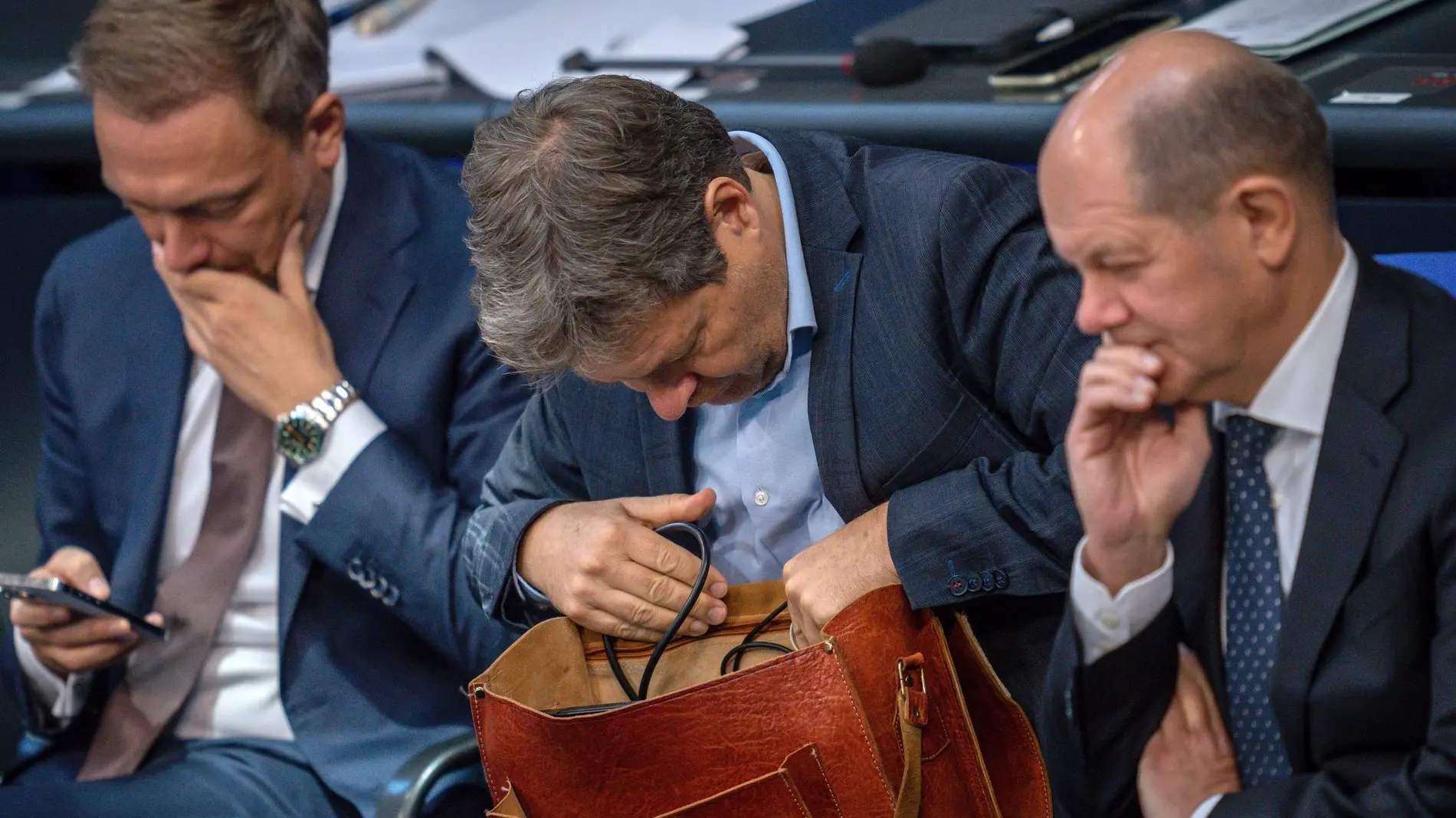 Christian Lindner, Robert Habeck und Kanzler Olaf Scholz bei der Generaldebatte im Bundestag.