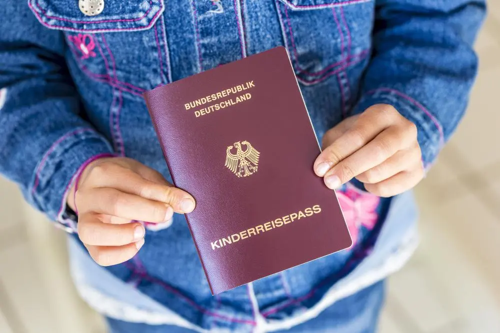 Der elektronische Reisepass für Kinder soll kommen. Pass_060723_4c