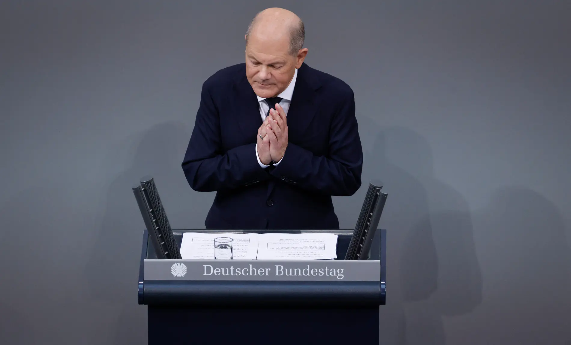 Olaf Scholz Olaf Scholz am Rednerpult
