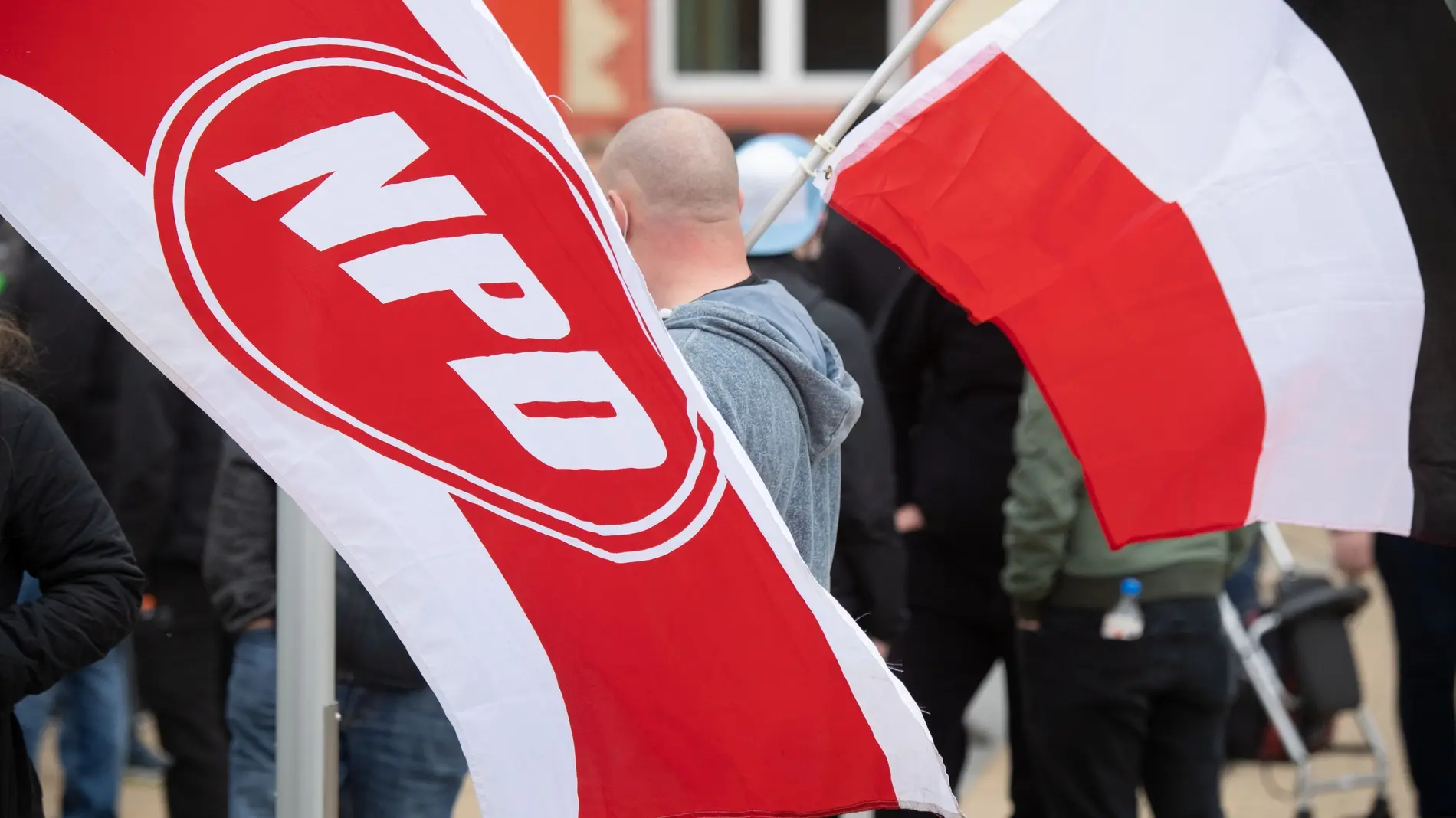 Anhänger der rechtsextremen NPD Anhänger der rechtsextremen NPD