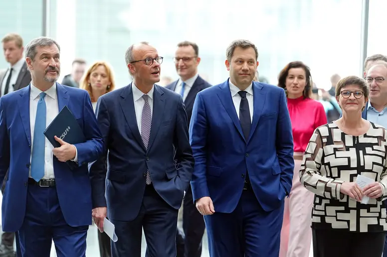 Markus Söder, Friedrich Merz, Lars Klingbeil und Saskia Esken bei der Pressekonferenz der Parteivorsitzenden im Paul-Löbe-Haus
