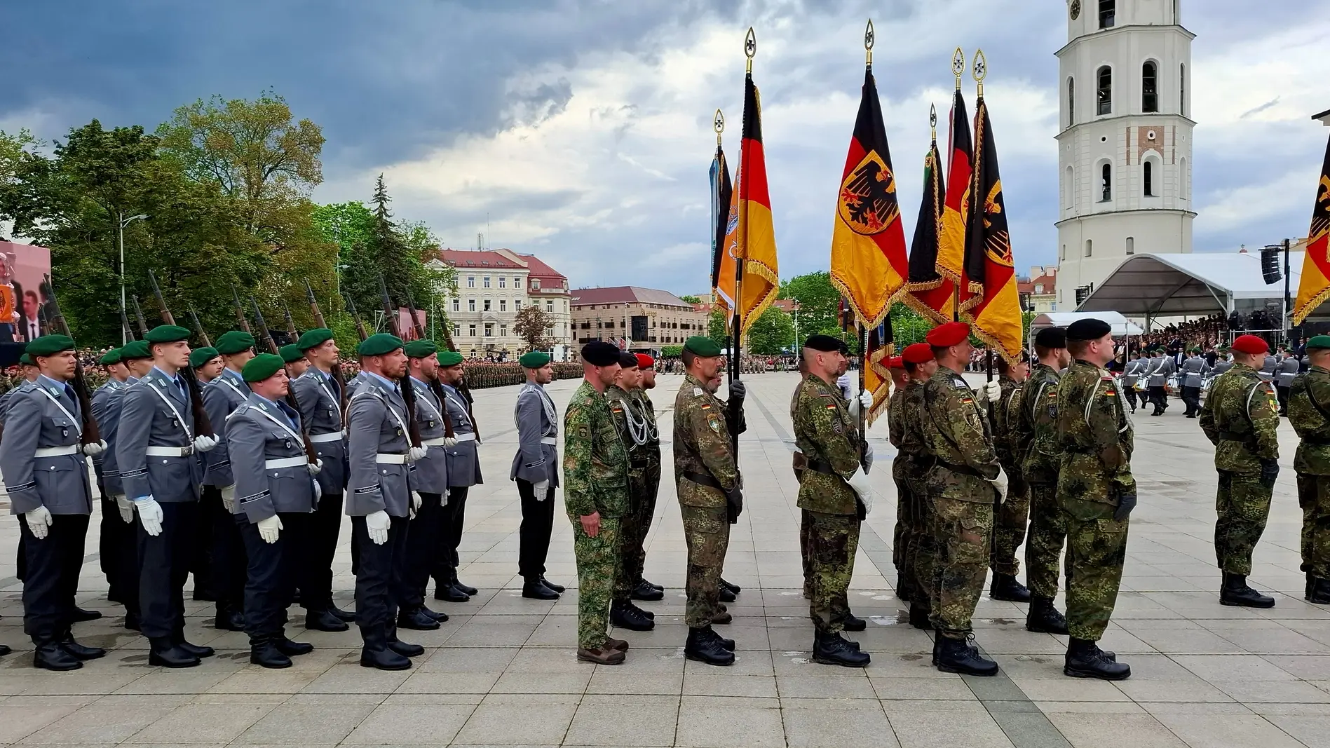 Feierlicher Aufstellungsappell der Brigade in Vilnius