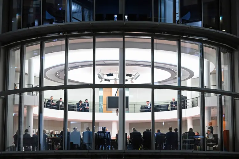 Der Sitzungsraum des Haushaltsausschusses zum Bundeshaushalt 2026 von außen.