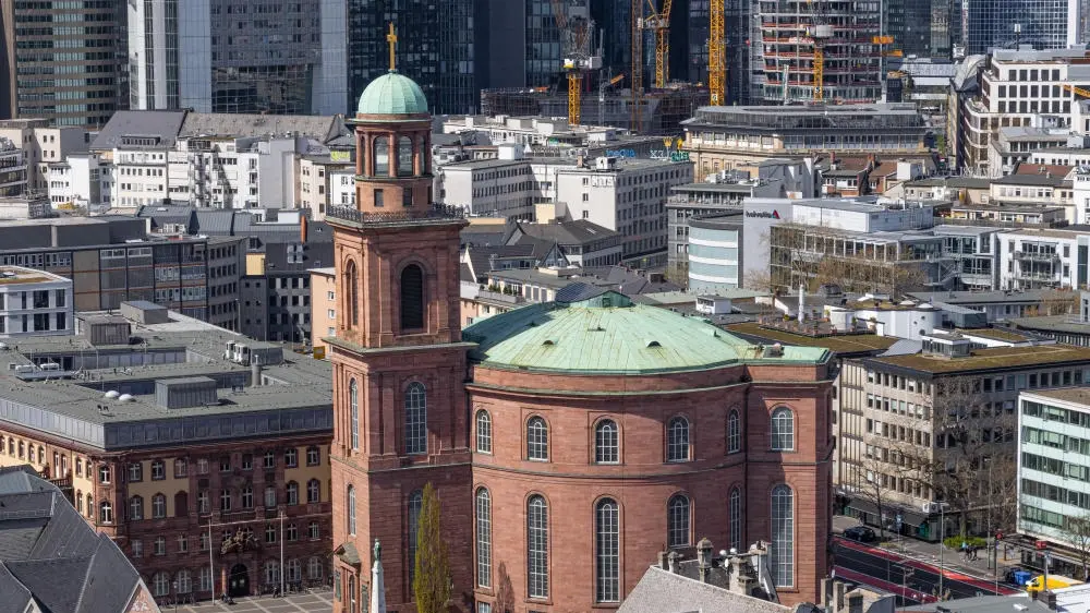 Luftbild der Frankfurter Paulskirche