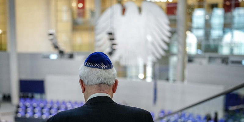 Warum Deutschland Nicht Schweigen Darf: Hören Sie Auf, Diesen Krieg Mit Deutschem Material Und Politischem Schweigen Zu Stützen! - k94fn53