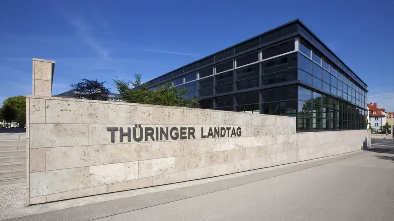 Außenansicht des Thüringer Landtages in Erfurt