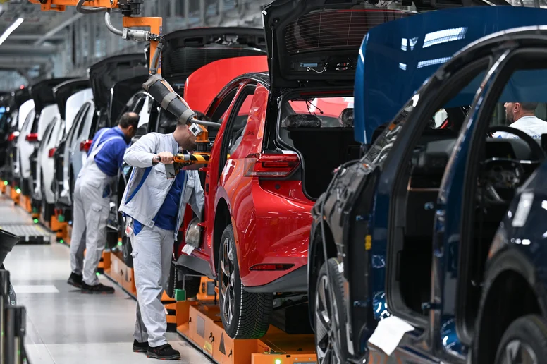 Die Elektrofahrzeuge ID.3 und Cupra Born werden im Volkswagen montiert