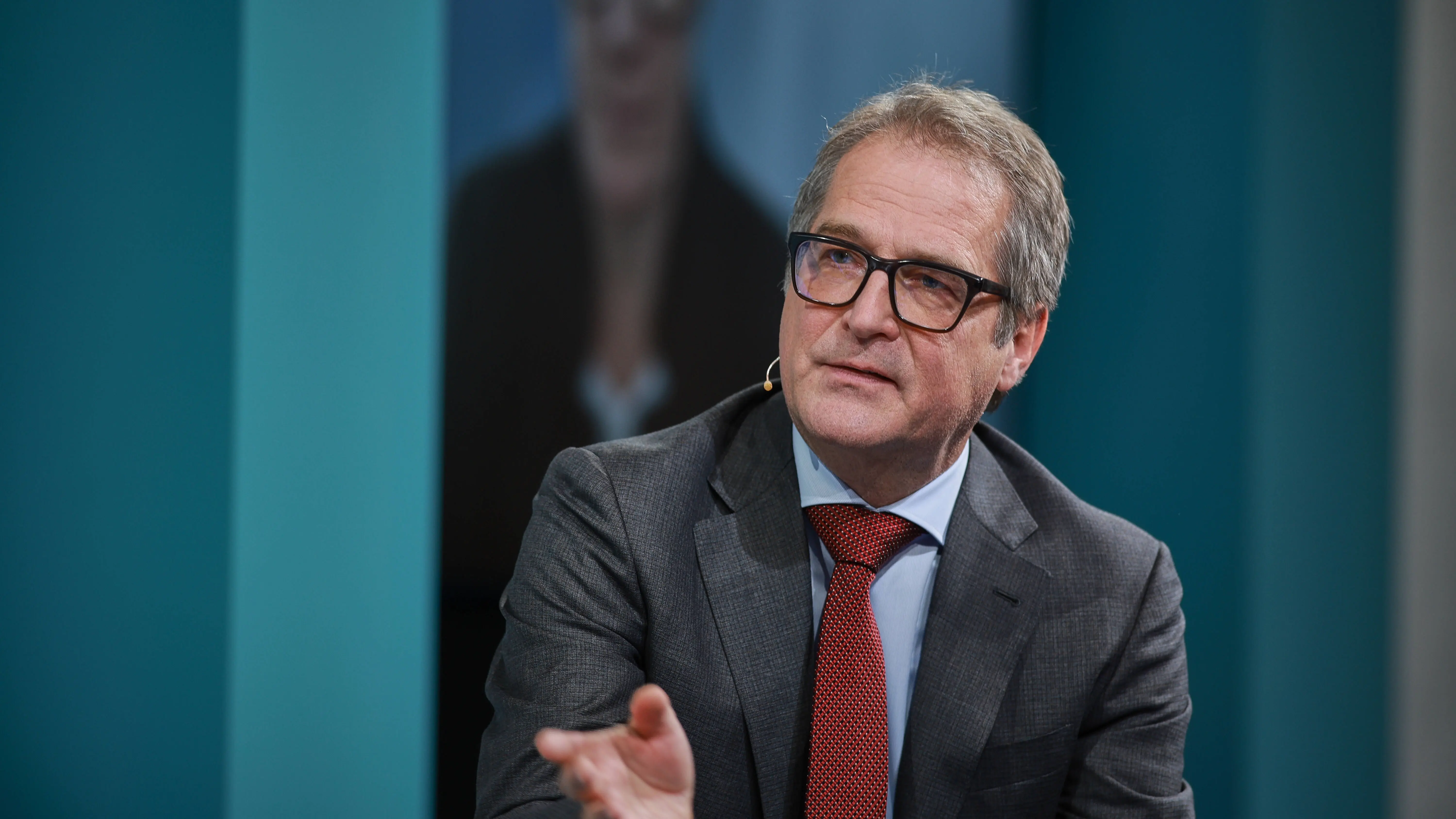 Volker Wieland Volker Wieland ist Professor für Monetäre Ökonomie an der Universität Frankfurt