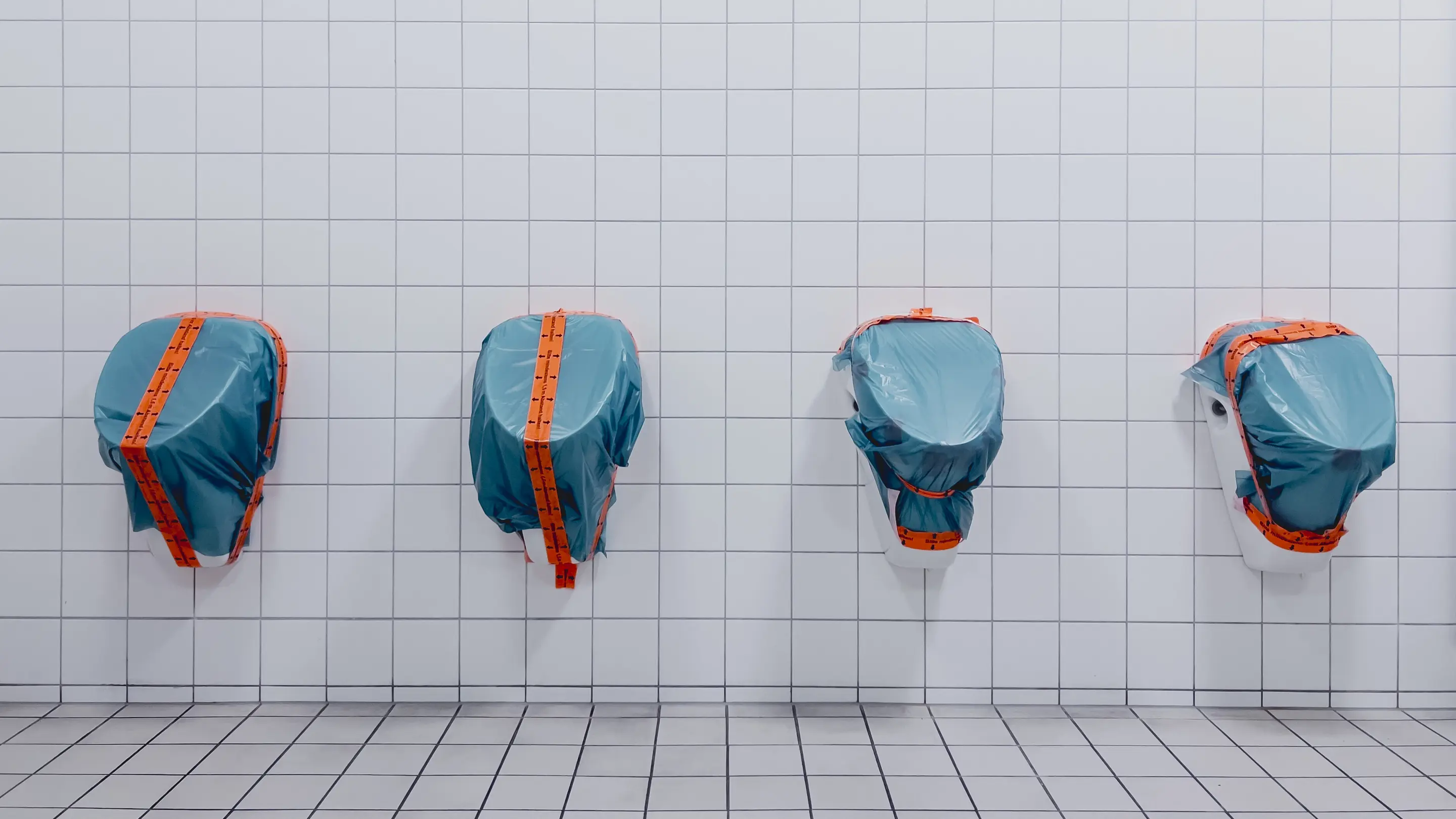 Investitionsstau Kaputte Toiletten in einer Schule in Berlin.