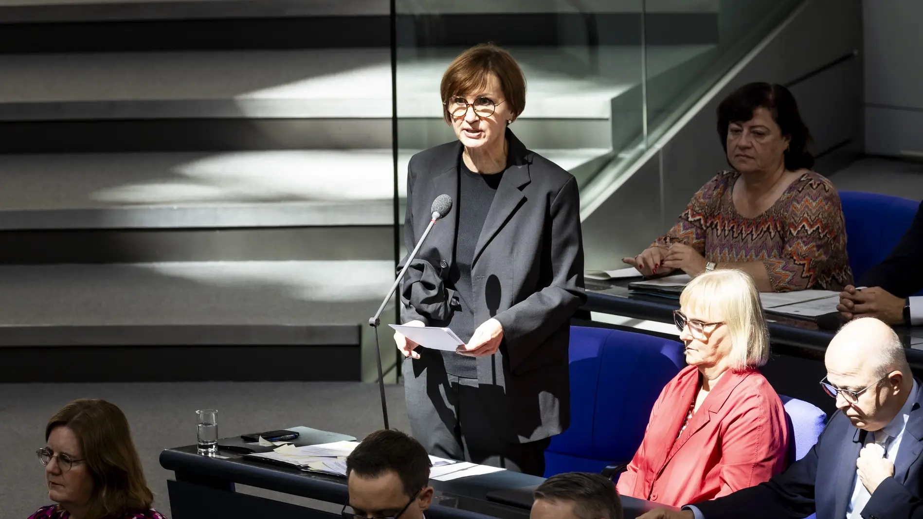 Bettina Stark-Watzinger in der Regierungsbefragung des Bundestages Bettina Stark-Watzinger in der Regierungsbefragung des Bundestages