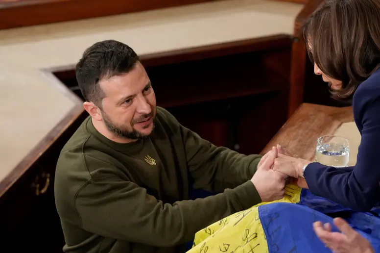 Wolodymyr Selenskyj mit Kamala Harris nach einer gemeinsamen Sitzung des Kongresses im Kapitol.