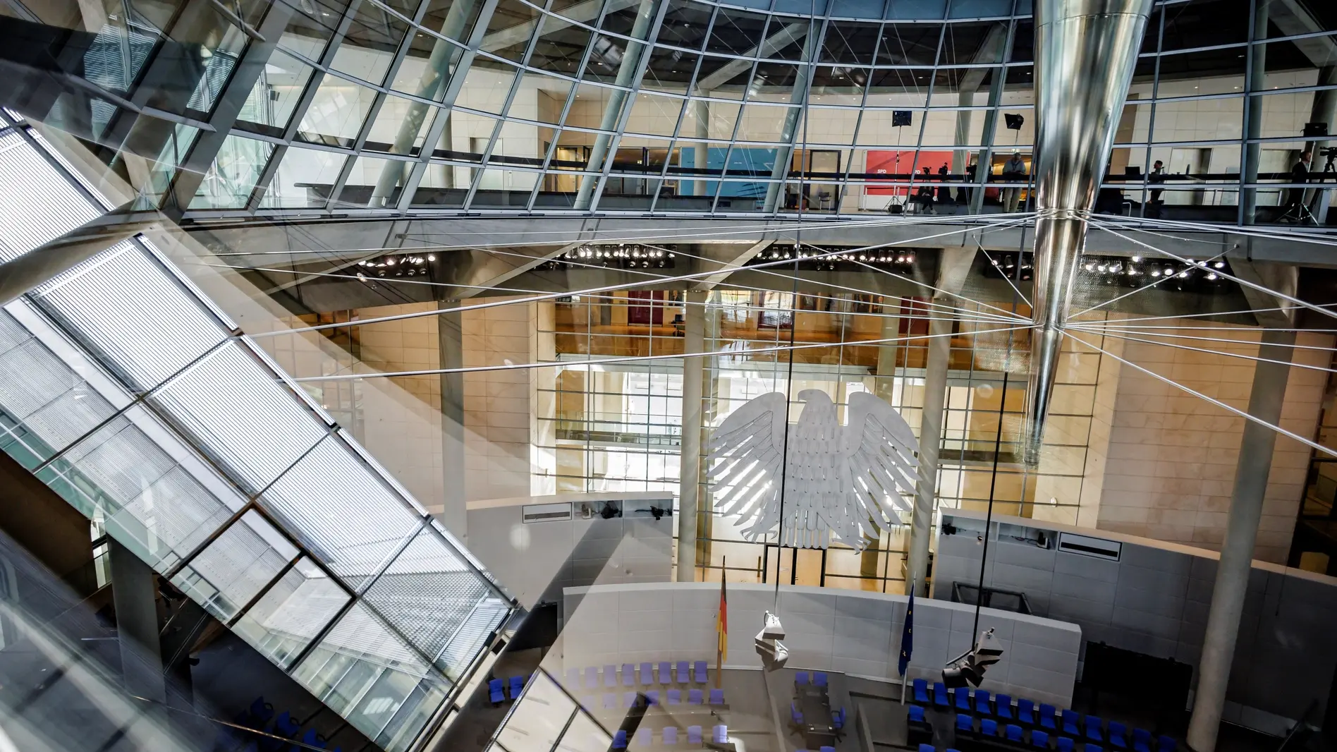 Was die Bundestagswoche mit sich bringt Blick in das Plenum des Bundestages